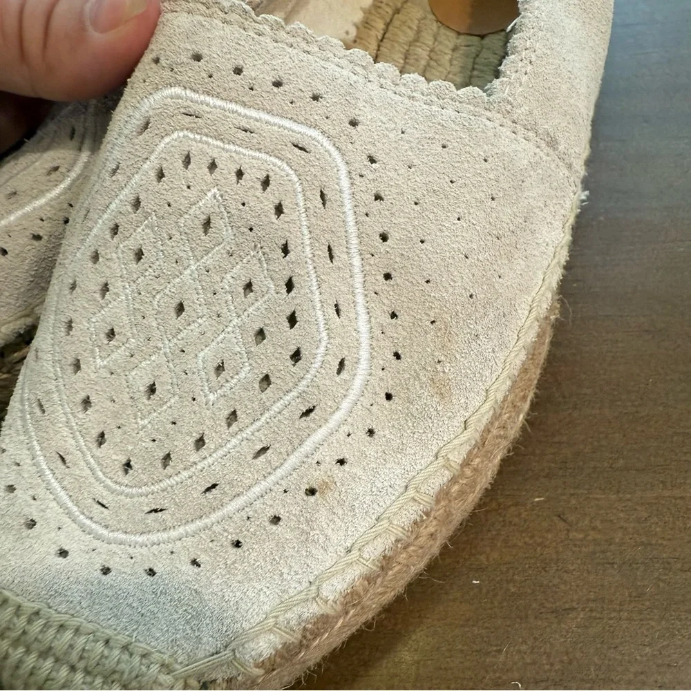 Ugg Heidi Perforated Suede Espadrille Loafers Beige Cream Womens Size 7.5